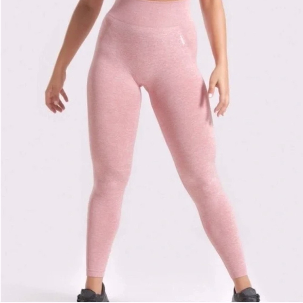SOLD on Ⓜ️ Pink GymShark Seamless Leggings